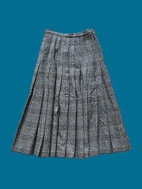 Vintage Pendleton Black & White Glenplaid Wool Kilt Skirt Size 6P Made In USA